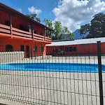 0001.03 - Maranduba - Apto - 2 Dormitorio - 8 Pessoas - 2 Quadras Do Mar - Piscina - Wi-Fi