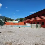 0001.03 - Maranduba - Apto - 2 Dormitorio - 8 Pessoas - 2 Quadras Do Mar - Piscina - Wi-Fi